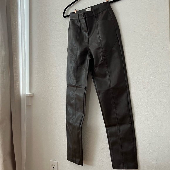 Aritzia Pants - ARITZIA - Wilfred Rebel Pant - Rich Mocha Brown - 00